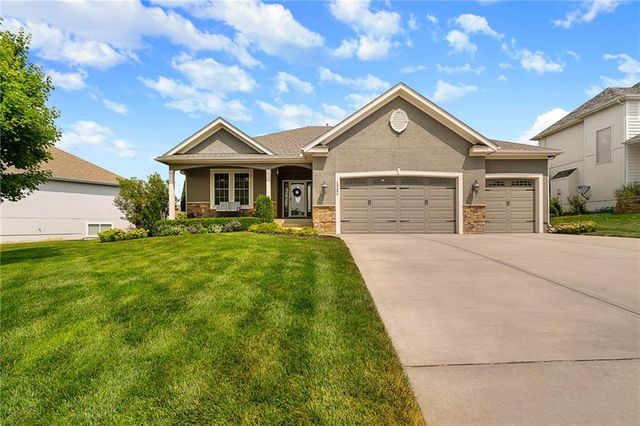 13286 Davis Avenue, Bonner Springs, KS 66012