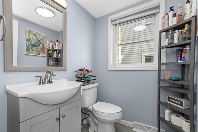 9 Doctor St ., Fall River, MA 02720