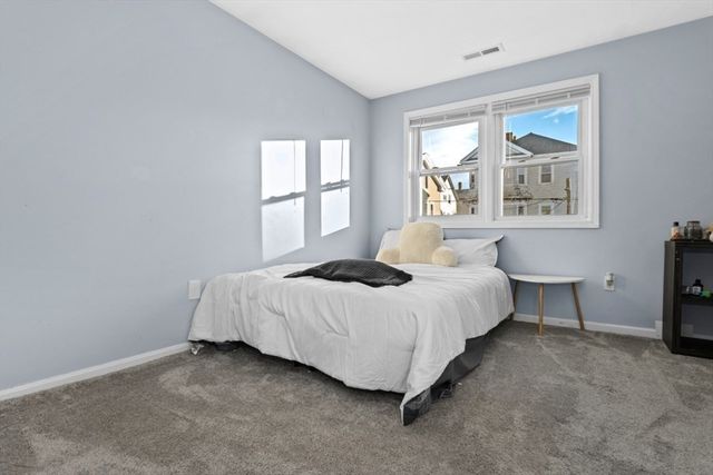 9 Doctor St ., Fall River, MA 02720