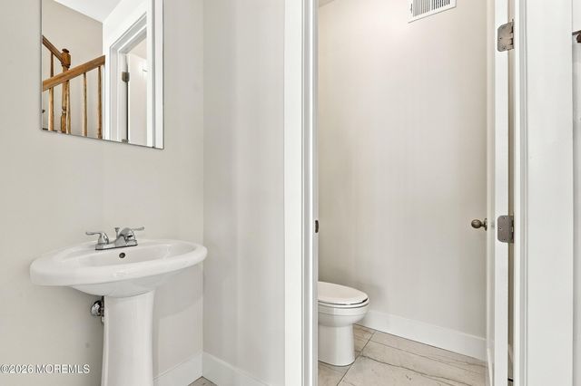 67 Edgecomb Avenue, Lakewood, NJ 08701