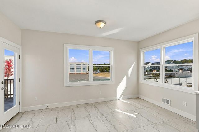 67 Edgecomb Avenue, Lakewood, NJ 08701