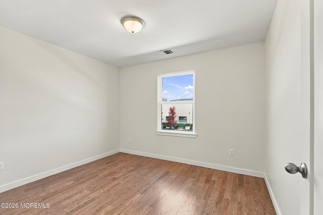 67 Edgecomb Avenue, Lakewood, NJ 08701