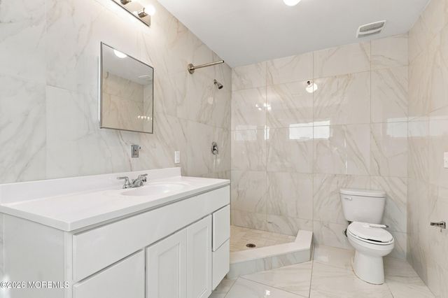 67 Edgecomb Avenue, Lakewood, NJ 08701