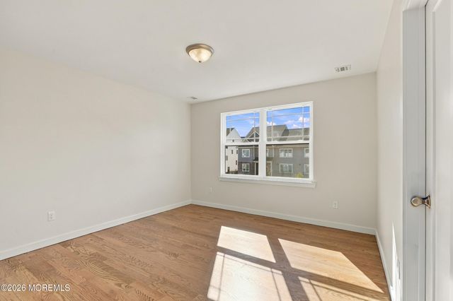 67 Edgecomb Avenue, Lakewood, NJ 08701