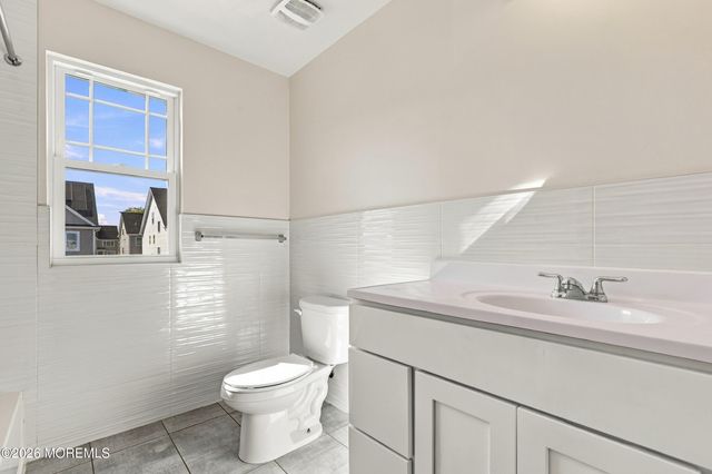67 Edgecomb Avenue, Lakewood, NJ 08701
