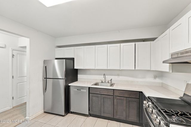 67 Edgecomb Avenue, Lakewood, NJ 08701