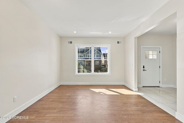 67 Edgecomb Avenue, Lakewood, NJ 08701