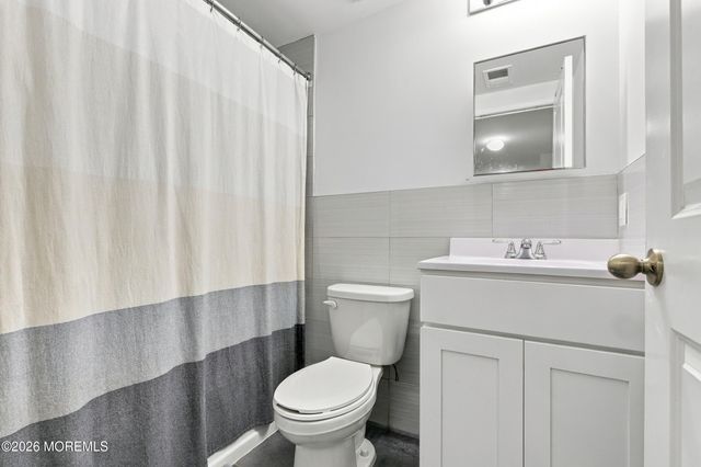 67 Edgecomb Avenue, Lakewood, NJ 08701