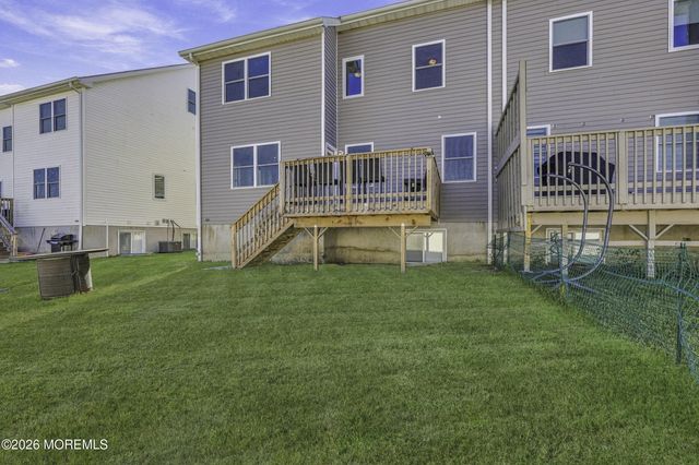 67 Edgecomb Avenue, Lakewood, NJ 08701
