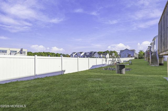 67 Edgecomb Avenue, Lakewood, NJ 08701