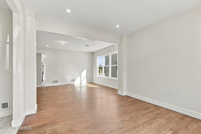 67 Edgecomb Avenue, Lakewood, NJ 08701