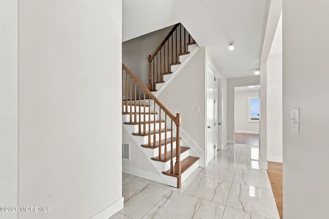 67 Edgecomb Avenue, Lakewood, NJ 08701