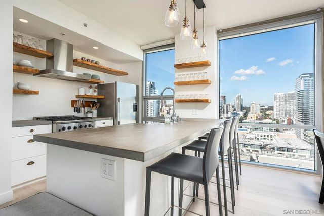 321 10th Ave 2101, San Diego, CA 92101