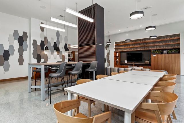 321 10th Ave 2101, San Diego, CA 92101