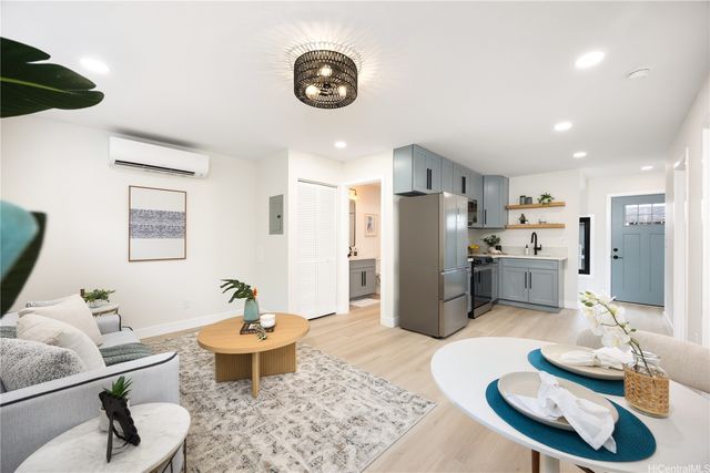 1758 Mikahala Way, Honolulu, HI 96816