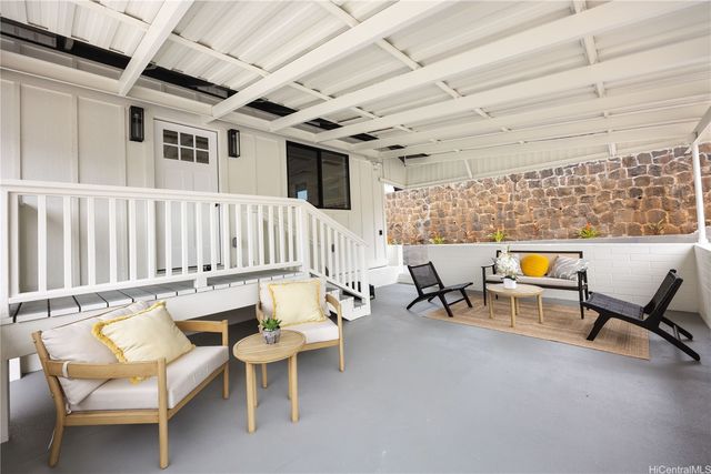 1758 Mikahala Way, Honolulu, HI 96816