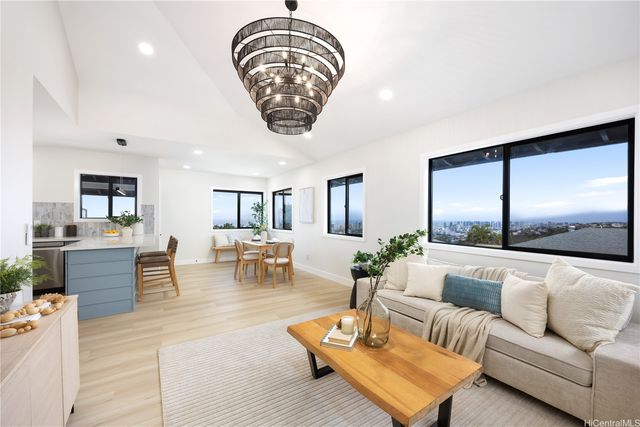 1758 Mikahala Way, Honolulu, HI 96816