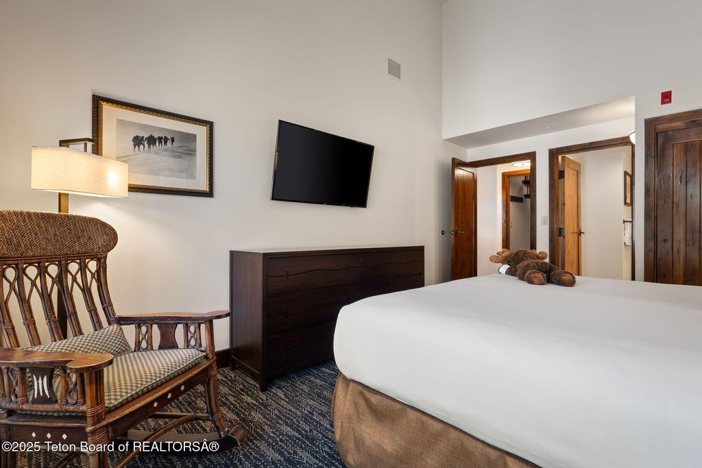 3385 W VILLAGE Drive 502, Teton Village, WY 83025 photo 14