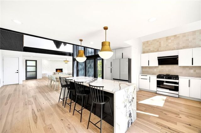 5020 Vallo Vista Court, Atlanta, GA 30342