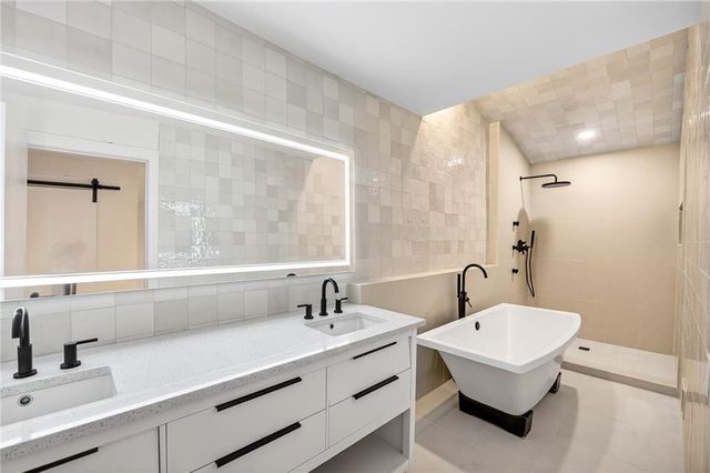 5020 Vallo Vista Court, Atlanta, GA 30342