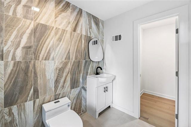 5020 Vallo Vista Court, Atlanta, GA 30342