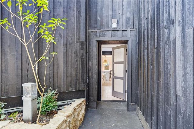 5020 Vallo Vista Court, Atlanta, GA 30342