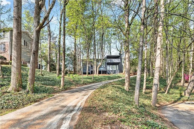 5020 Vallo Vista Court, Atlanta, GA 30342