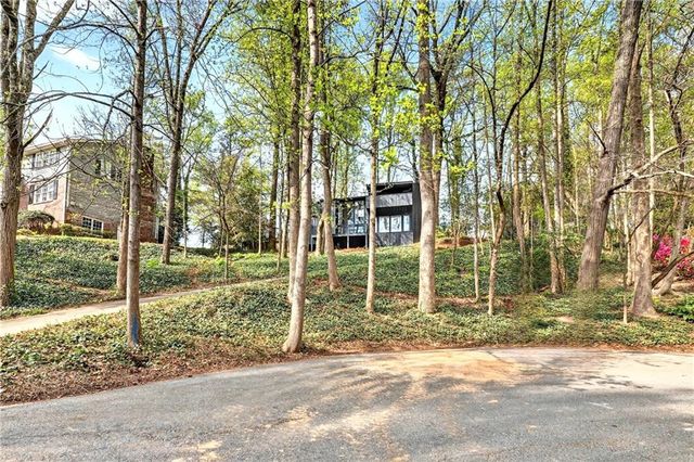 5020 Vallo Vista Court, Atlanta, GA 30342