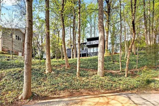 5020 Vallo Vista Court, Atlanta, GA 30342