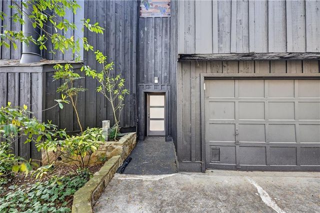 5020 Vallo Vista Court, Atlanta, GA 30342