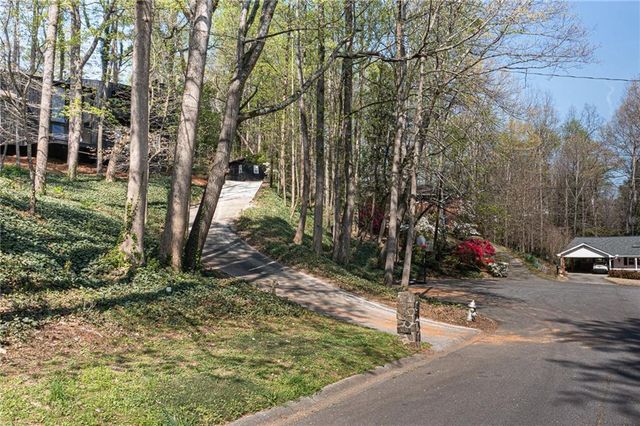 5020 Vallo Vista Court, Atlanta, GA 30342