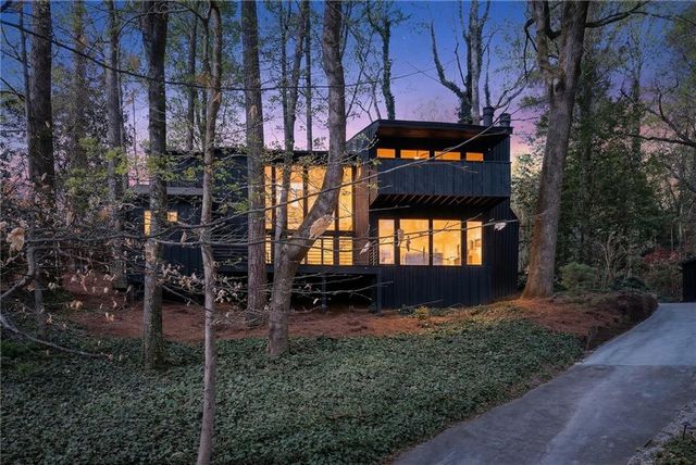 5020 Vallo Vista Court, Atlanta, GA 30342