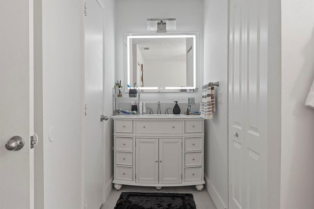1177 NW 98th Terrace 132, Pembroke Pines, FL 33024
