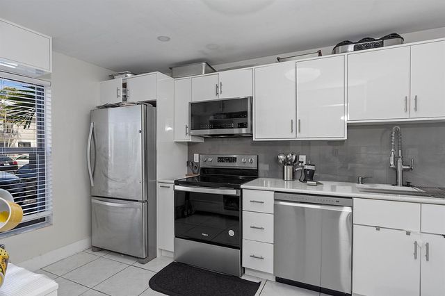 1177 NW 98th Terrace 132, Pembroke Pines, FL 33024
