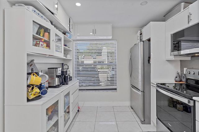 1177 NW 98th Terrace 132, Pembroke Pines, FL 33024