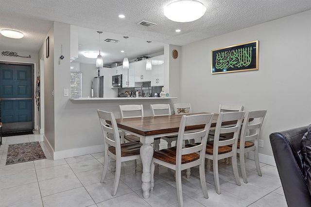 1177 NW 98th Terrace 132, Pembroke Pines, FL 33024
