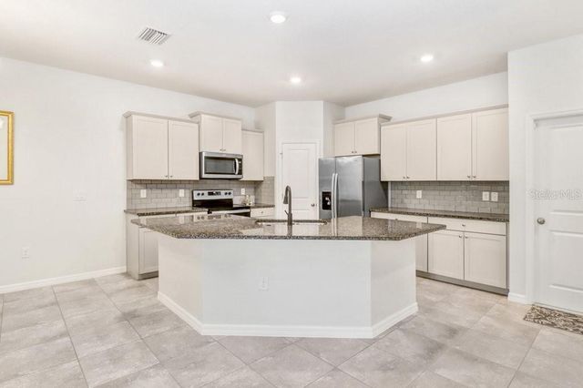 31426 MANGO FADE WAY, San Antonio, FL 33576