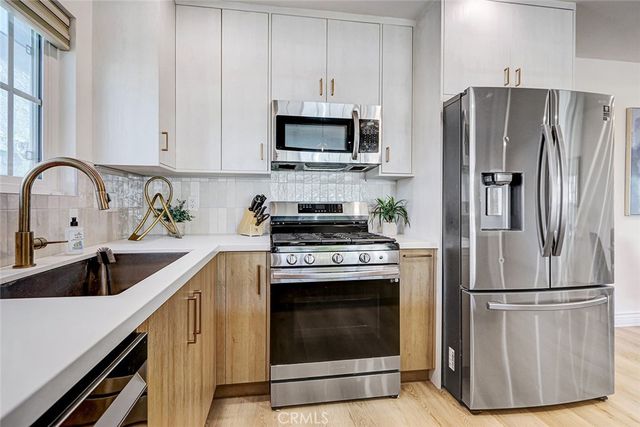 875 W 1st Street, San Pedro, CA 90731