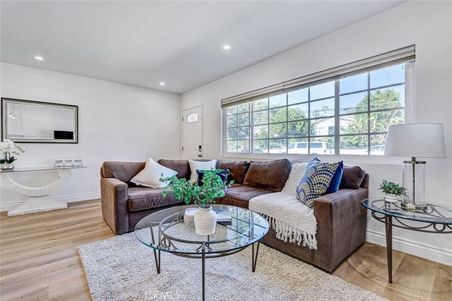 875 W 1st Street, San Pedro, CA 90731