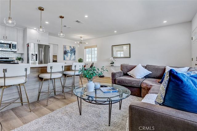 875 W 1st Street, San Pedro, CA 90731