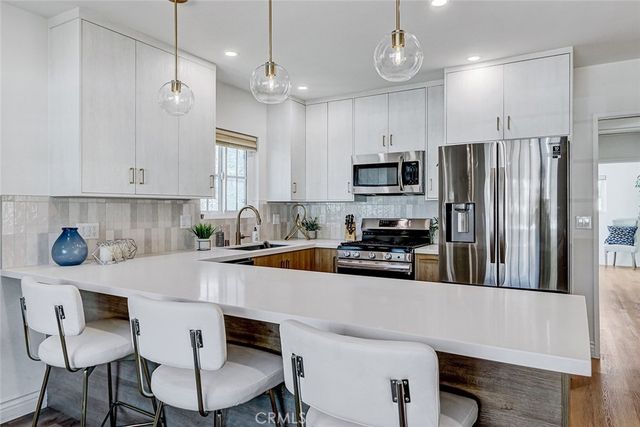 875 W 1st Street, San Pedro, CA 90731