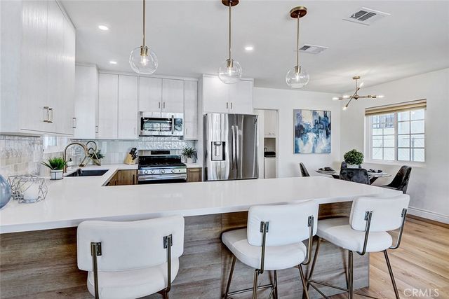 875 W 1st Street, San Pedro, CA 90731