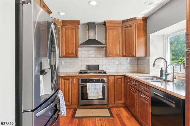 90 Canal St, Sayreville Boro, NJ 08872