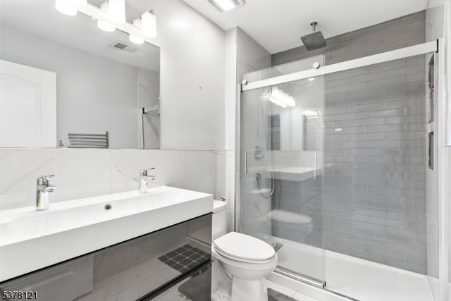 90 Canal St, Sayreville Boro, NJ 08872