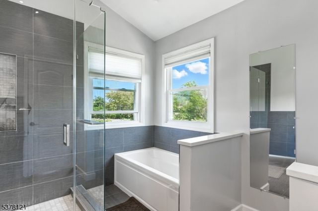 90 Canal St, Sayreville Boro, NJ 08872