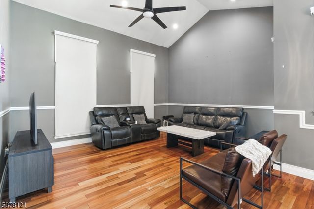 90 Canal St, Sayreville Boro, NJ 08872