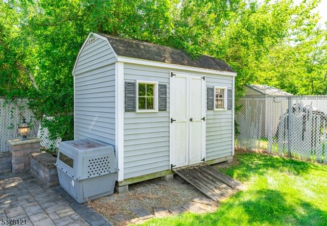 90 Canal St, Sayreville Boro, NJ 08872