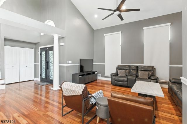 90 Canal St, Sayreville Boro, NJ 08872