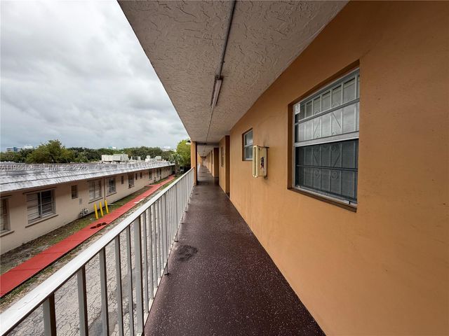 4320 Washington St 214, Hollywood, FL 33021