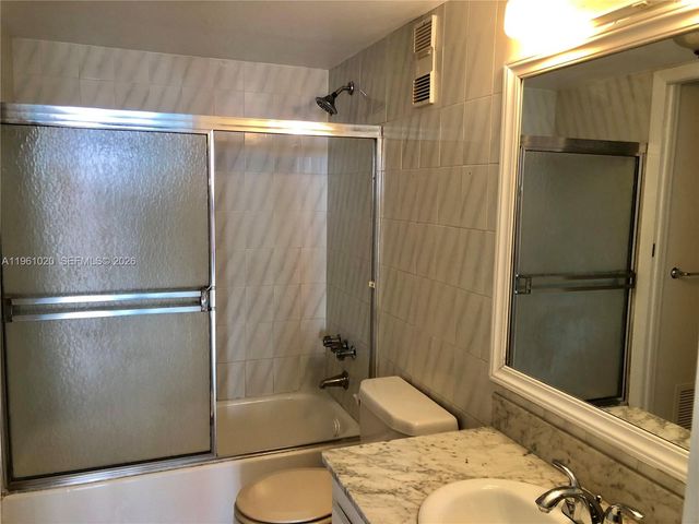 1300 NE Miami Gardens Dr 804E, Miami, FL 33179